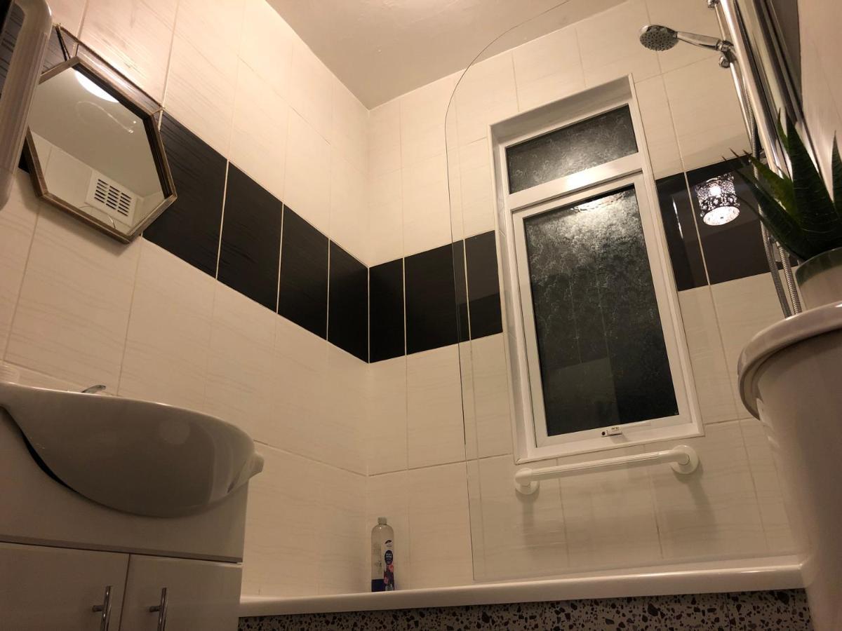 Handsworth Home - 2 Bedroomed 셰필드 외부 사진