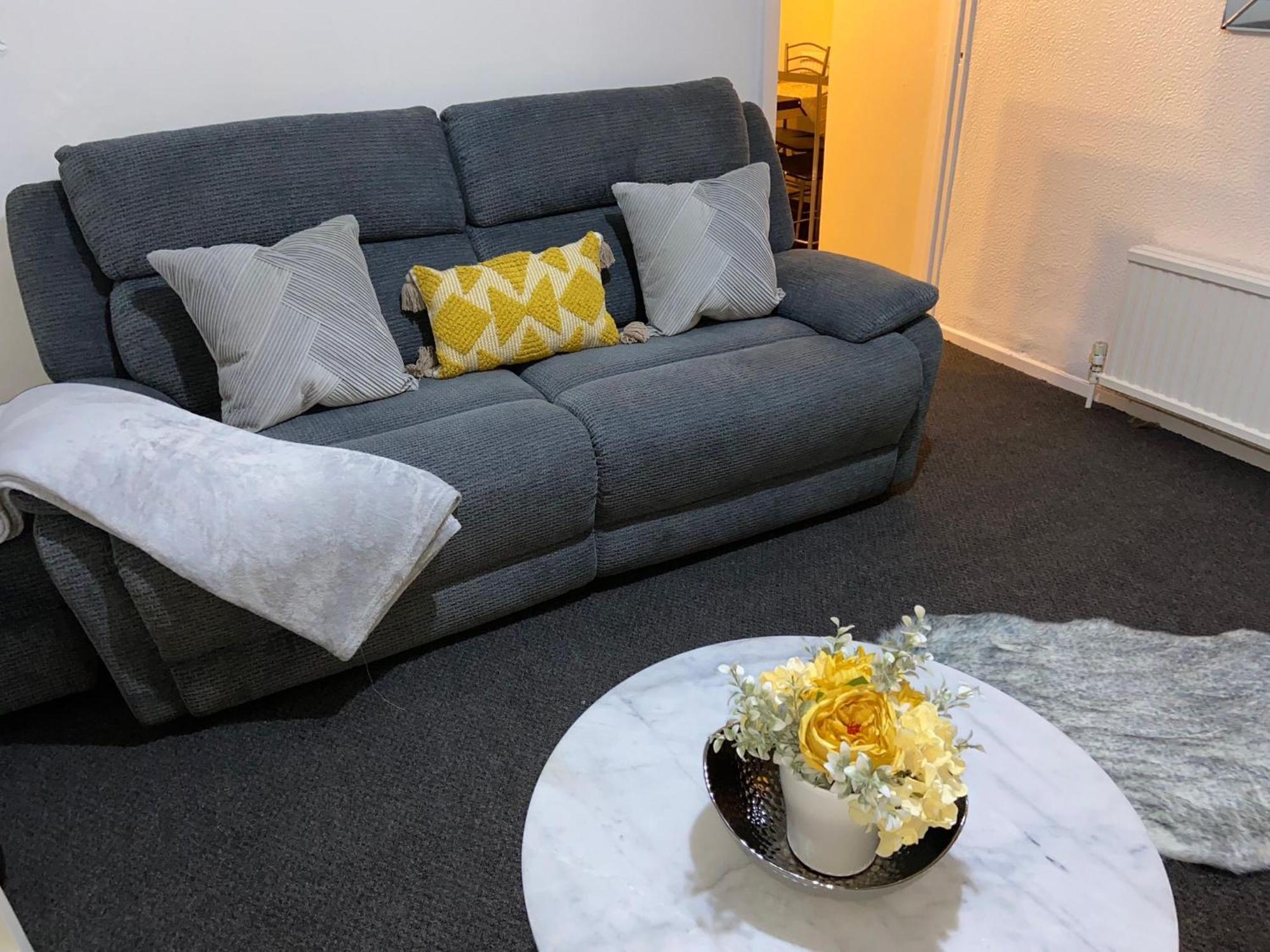 Handsworth Home - 2 Bedroomed 셰필드 외부 사진
